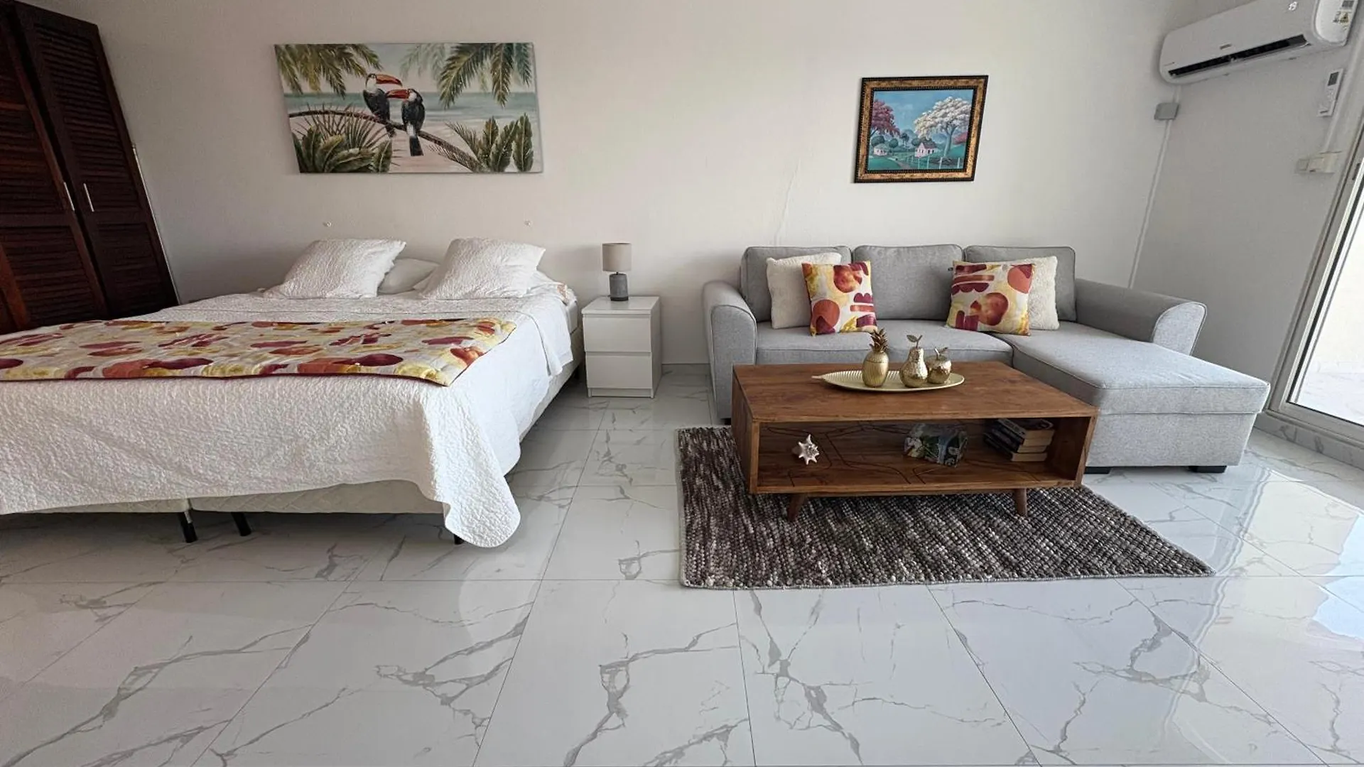 Apartment French Ocean View, Beach And Pool Cul de Sac